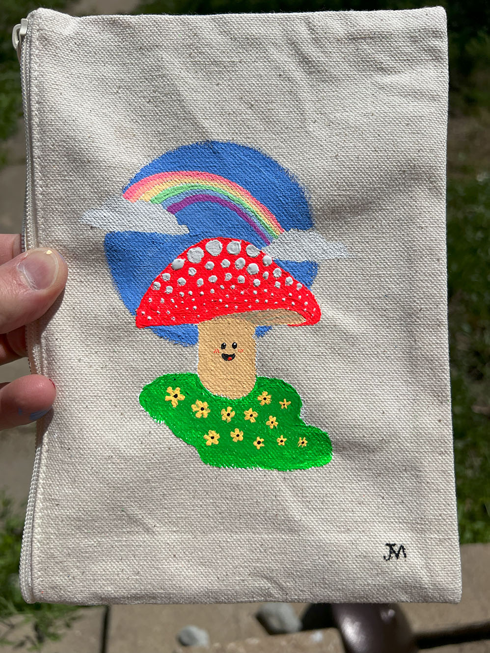 shroom pouch front